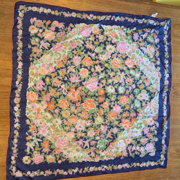 Blue floral silk scarf. Measurements in photos. - Picture 2 of 4